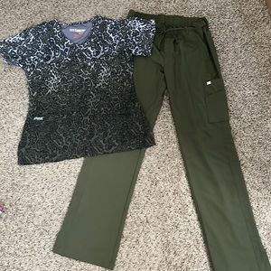 Grey’s Anatomy By Barco size small scrub set